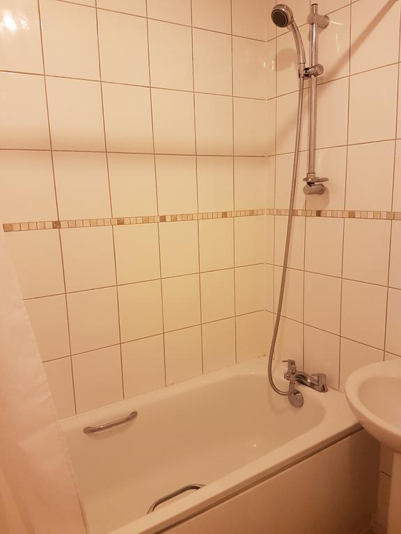 Red Lion Hotel Tredegar Dış mekan fotoğraf