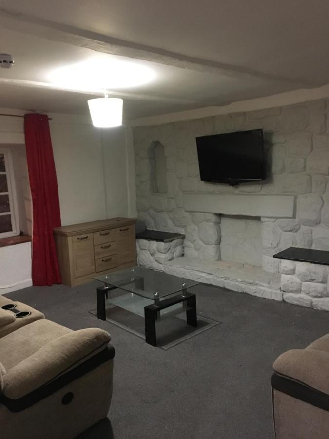 Red Lion Hotel Tredegar Dış mekan fotoğraf