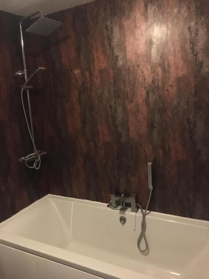 Red Lion Hotel Tredegar Dış mekan fotoğraf